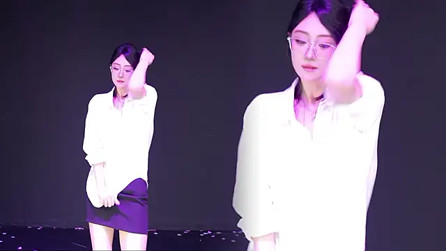 Apink-001 stripchat live cam model