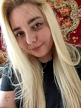 GreenOwll stripchat live cam model