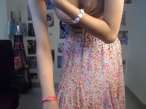 shy_jhanvi_ stripchat live cam model