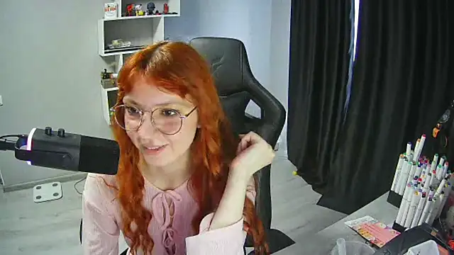 ChiaArgrow stripchat live cam model