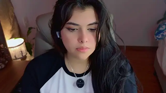 Nannicutee stripchat live cam model