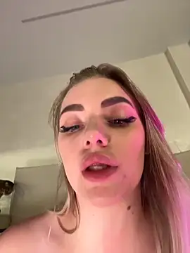 HugeBoobsAlice stripchat live cam model