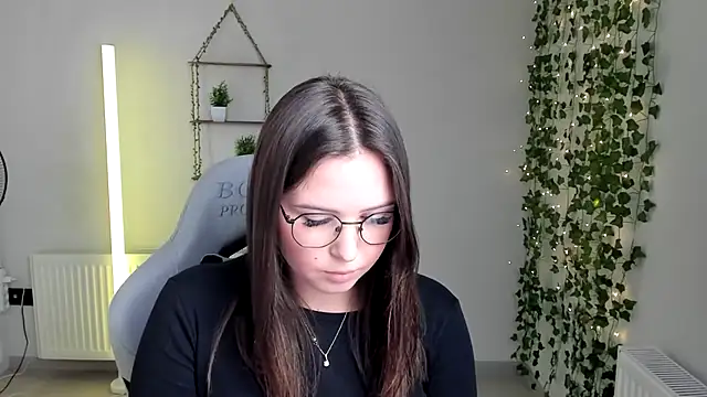 Regina_cute_ stripchat live cam model