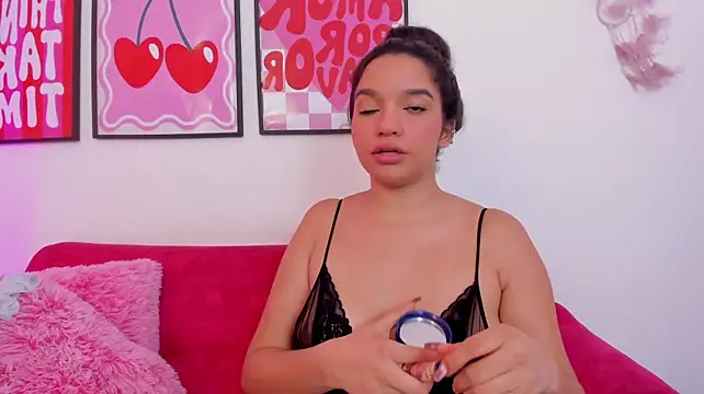 Velvett_7 stripchat live cam model