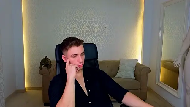 KellenWest stripchat live cam model