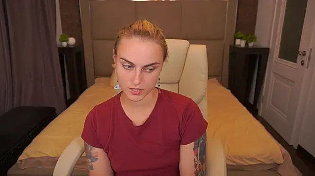 RayeReam stripchat live cam model