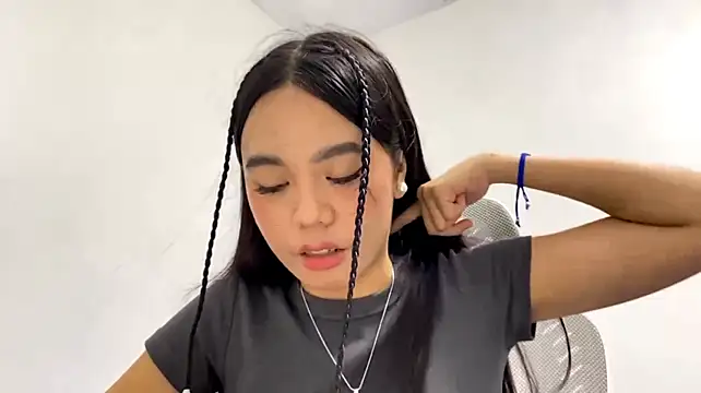 LoisKoski stripchat live cam model