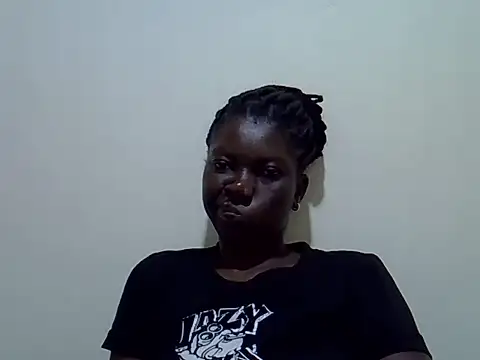 Sweet-Lynn stripchat live cam model