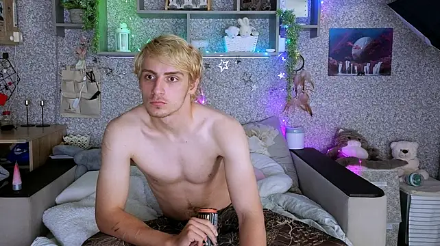 BloodyBlondiee stripchat live cam model