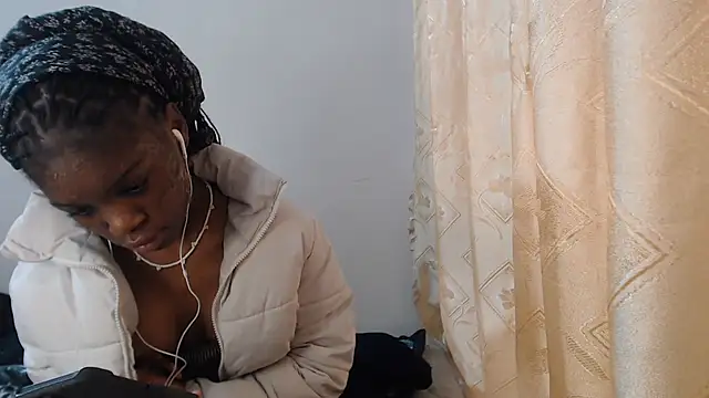 PetiteBarbie_05 stripchat live cam model