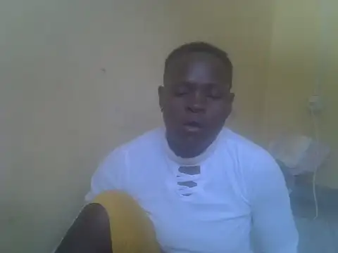 BUBBLY-QWEEN stripchat live cam model