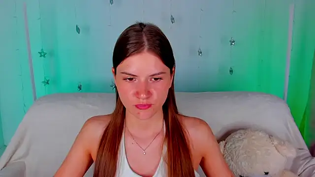 SpicyBelle stripchat live cam model