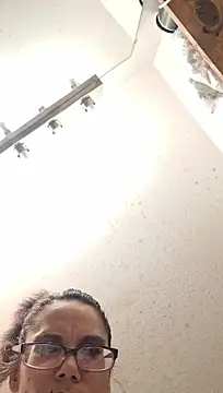 MamaB88 stripchat live cam model
