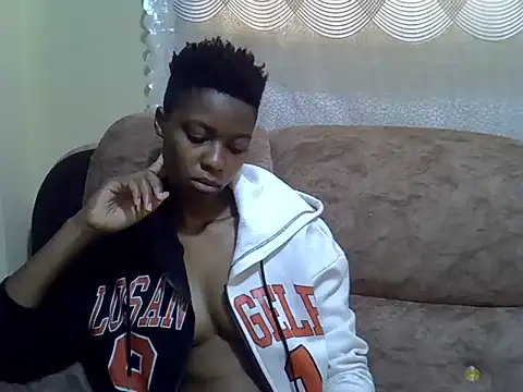 prettyy_joy stripchat live cam model