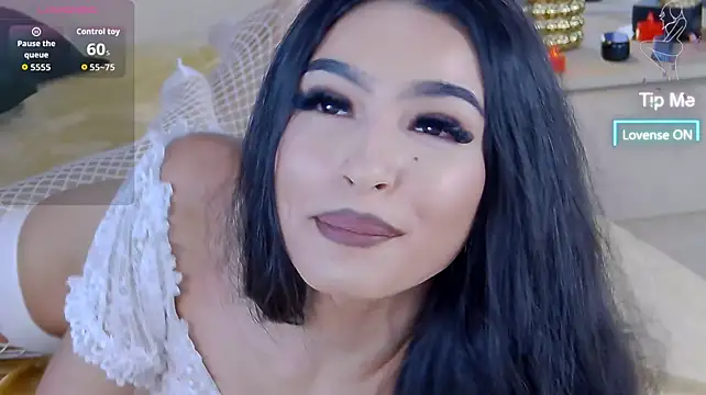 AishaSkye stripchat live cam model