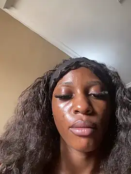Nirahbeauty stripchat live cam model