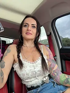 AnnaMaria- stripchat live cam model
