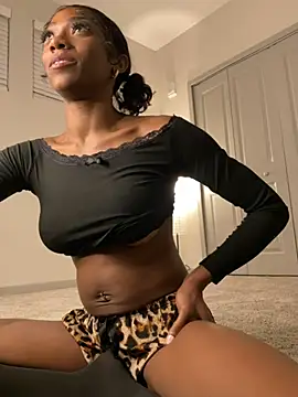 MelaniMelanin stripchat live cam model