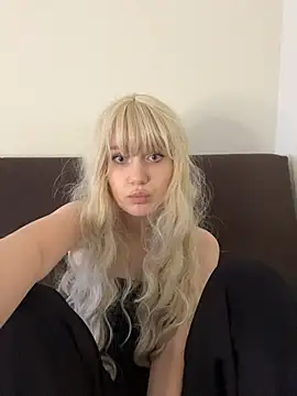 Charlotte_Pretty stripchat live cam model