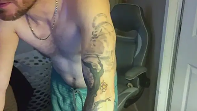 Huntzg23 stripchat live cam model