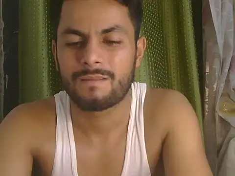 Stubborndesiboy stripchat live cam model