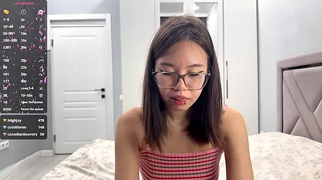Wow_Akemi stripchat live cam model