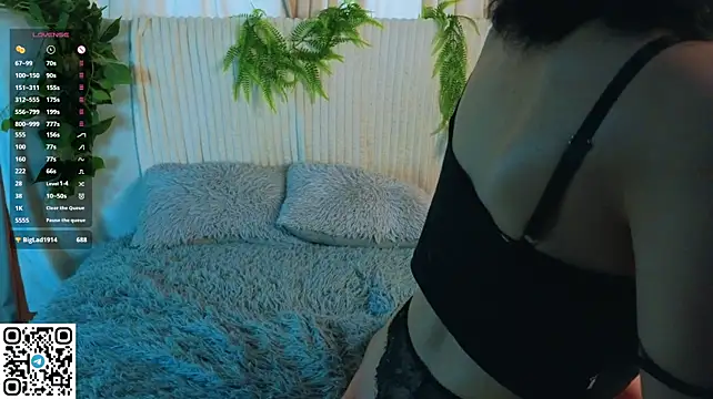 VesperSolace stripchat live cam model