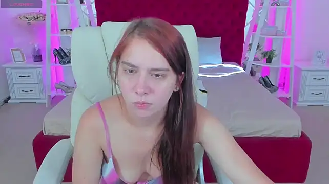 Livia_Shy stripchat live cam model