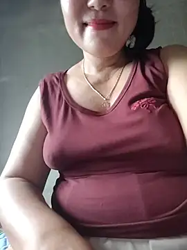 -Titihan- stripchat live cam model