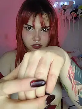bloodsweett stripchat live cam model