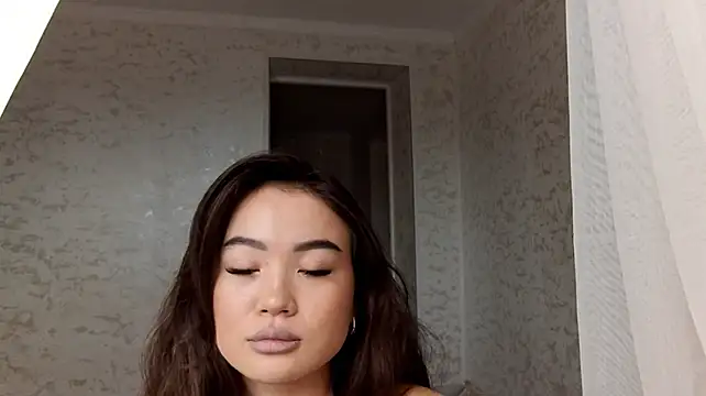 Lolapennyto stripchat live cam model