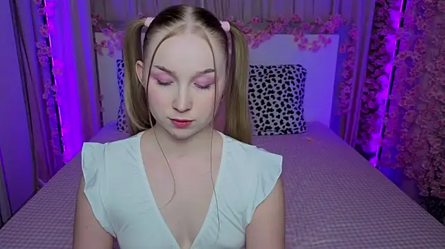 LilyStarlight stripchat live cam model