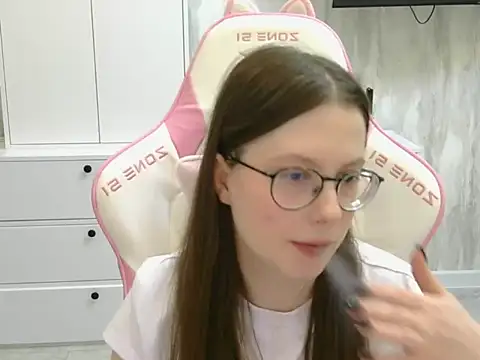 Elvirada stripchat live cam model
