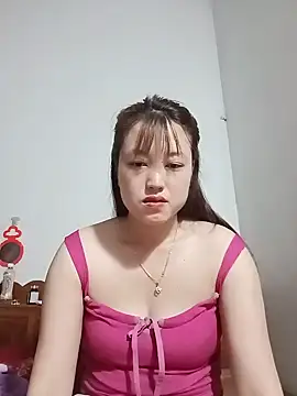 -Bitilu- stripchat live cam model