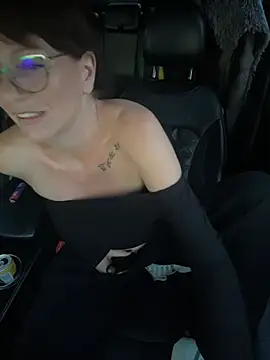 MilfOfDreams stripchat live cam model