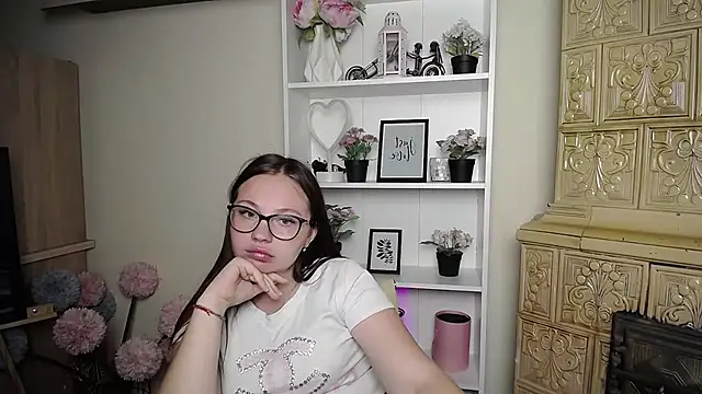LiliaErmi stripchat live cam model