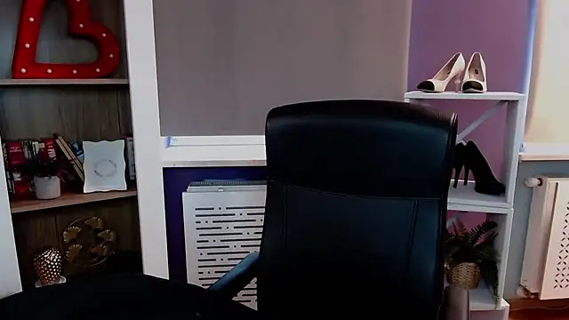 velvet_gloria stripchat live cam model