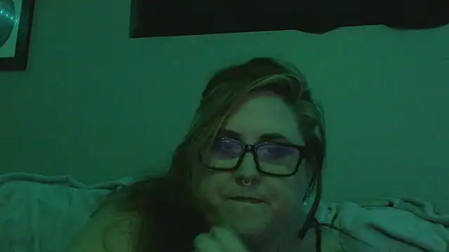 chloeluxe69 stripchat live cam model
