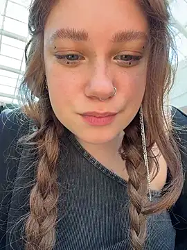 lucy-joy stripchat live cam model