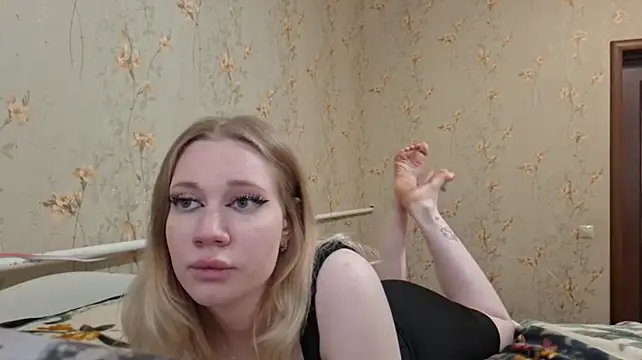 renna_rine stripchat live cam model