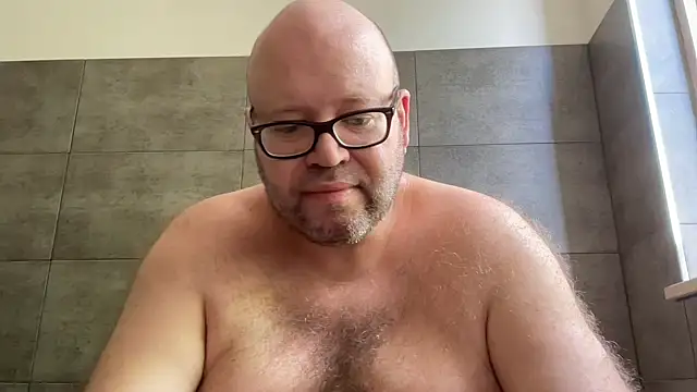theitalianbear stripchat live cam model