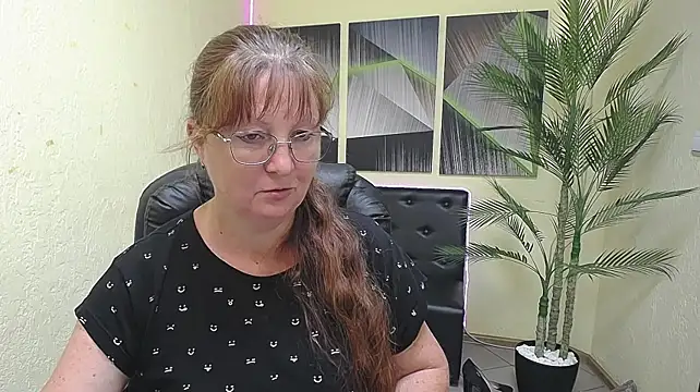 VanessaHotts stripchat live cam model