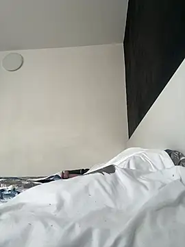 MikyVesela stripchat live cam model