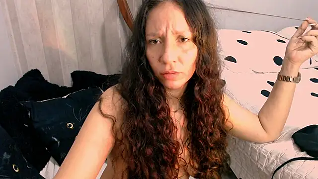 naihroby stripchat live cam model