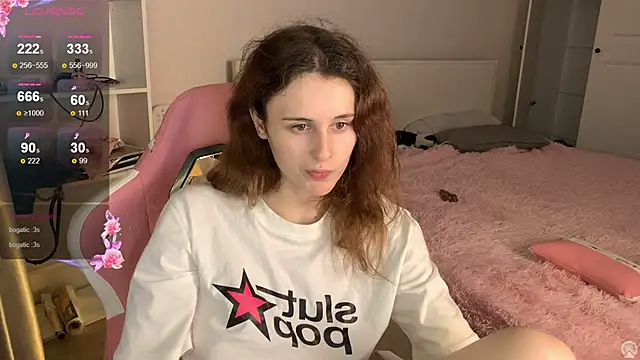NessBarre stripchat live cam model