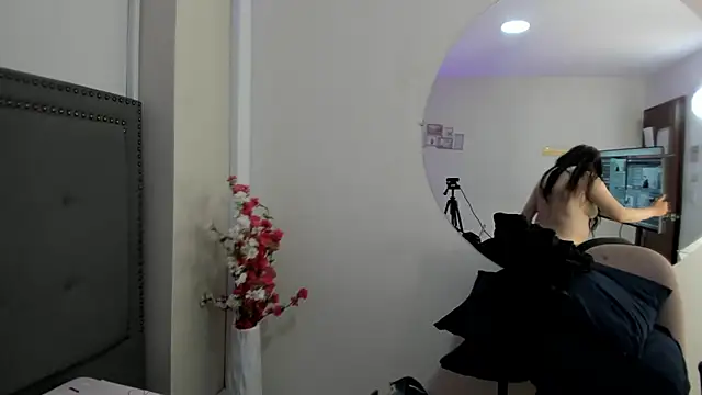 CloeMature stripchat live cam model