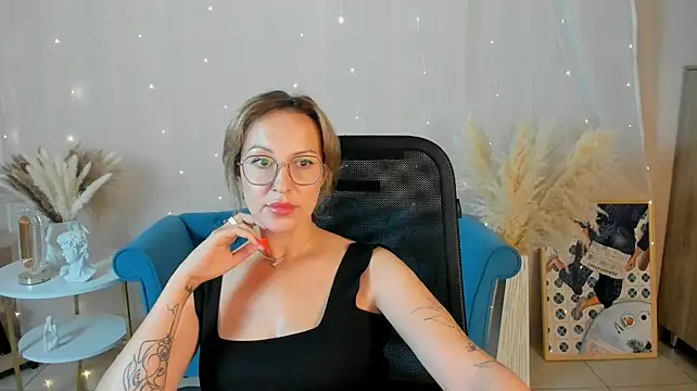Charlotte_Hudson stripchat live cam model