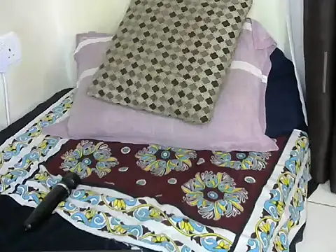 Sexyfineass_ stripchat live cam model