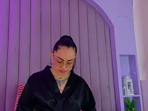 NoeliaSaenz__ stripchat live cam model