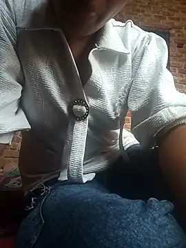 navyasharma89 stripchat live cam model